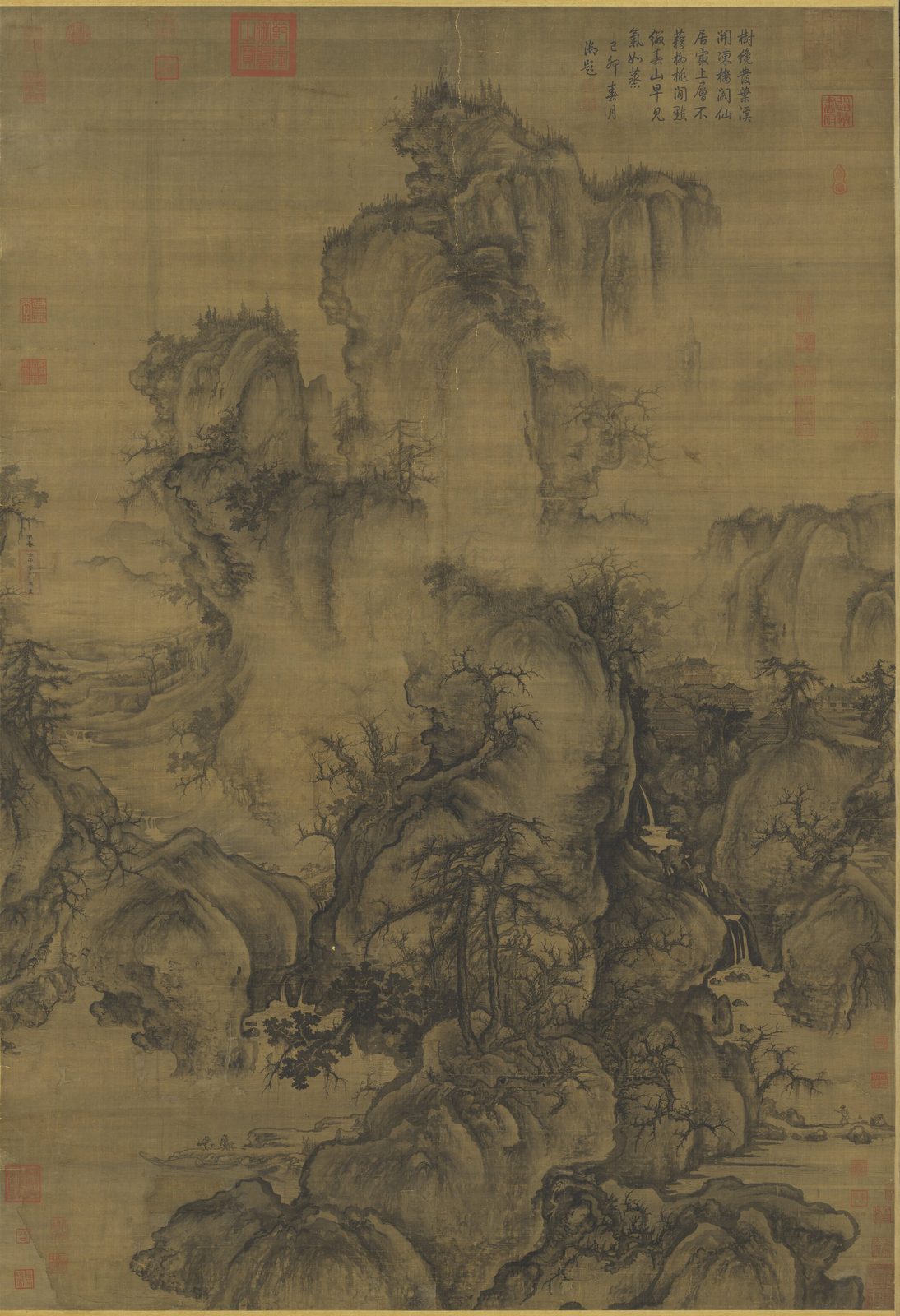一幅竖长的绢本水墨山水,绢色暗黄。一座主山从画面中下部向上盘旋升起,山体弯曲、起伏,像云团一样层层堆叠;山间缠绕着雾气,树木多是枝杈弯曲、尚未长叶的枯枝。左右两侧各有通向远处的山谷。右上角有几行题诗,四周散布着红色印章。
