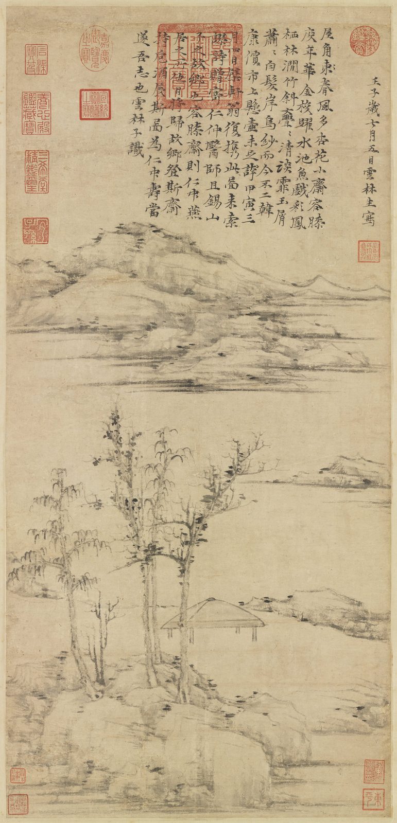 一幅窄长的水墨立轴：近处一片坡石上立着几棵细瘦的树，树旁一座空无一人的小亭；中间是一大片空白的水面；远处是低平的山坡；最上方有一大段竖写的题诗，题诗上压着一方大印。